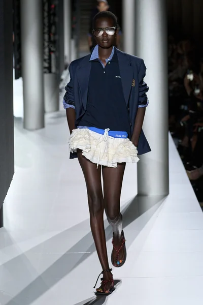 Look 4